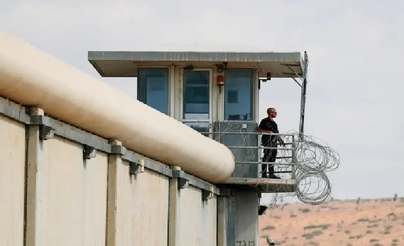 واقع مأساوي يعيشه الأسرى في سجن