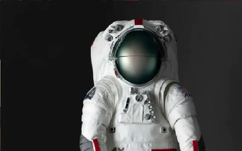 زي فضائي جديد وأنيق لمواجهة ظروف