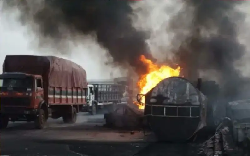 شاحنة وقود تنفجر في نيجيريا.. فيديو