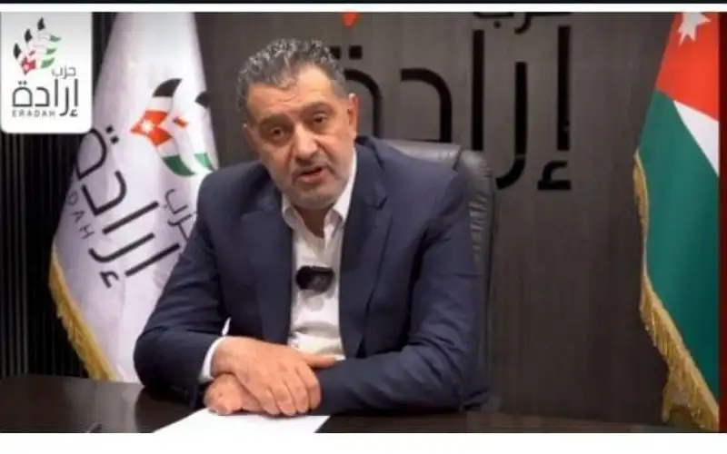 استقال نضال البطاينة .. احنا مساكين