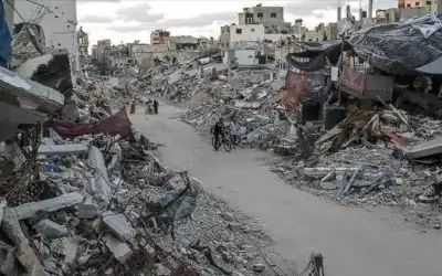 استشهاد 3 فلسطينيين بقصف الاحتلال منزلا