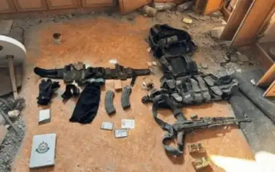 الاحتلال يفحص رسائل بين السنوار وابنه