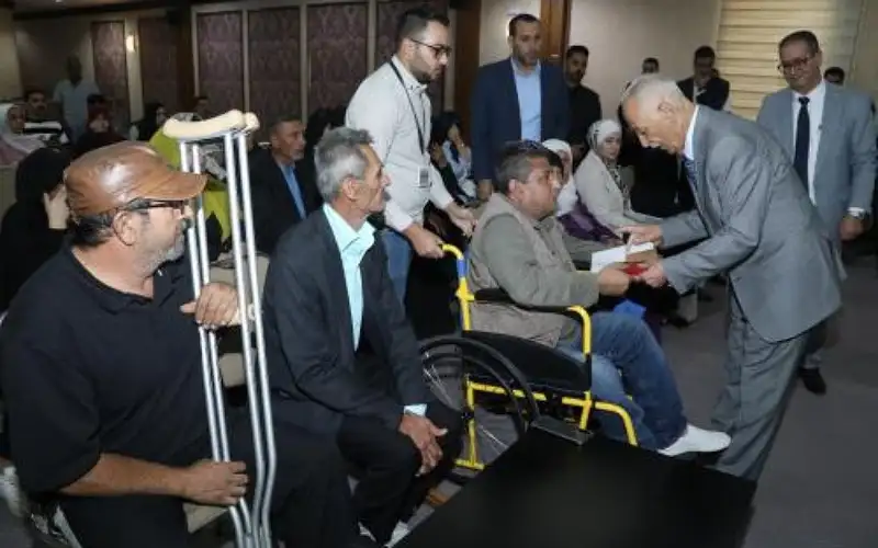 44 أسرة في الزرقاء تتسلم منازلها