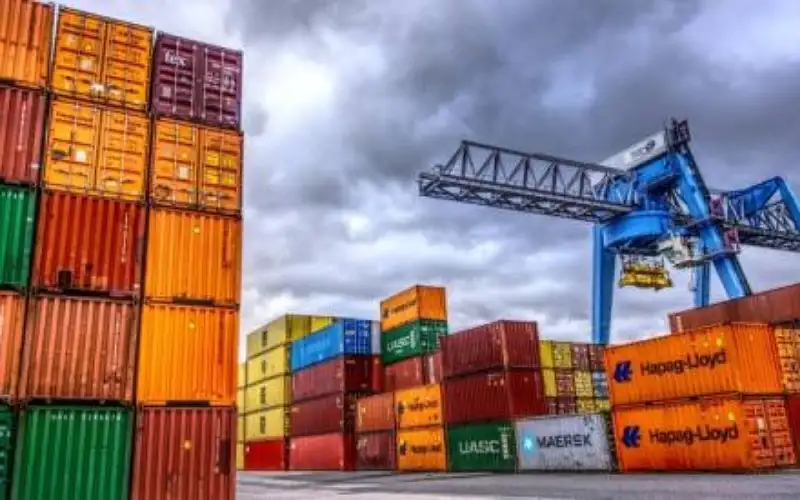 وزير الصناعة: تحرير قطاع الخدمات من