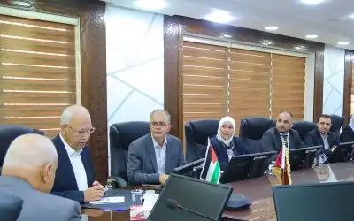 نقيب المهندسين ووزير العمل يبحثان اعادة