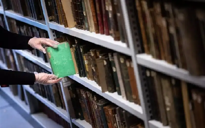 كتاب معار يعود إلى المكتبة متأخرا