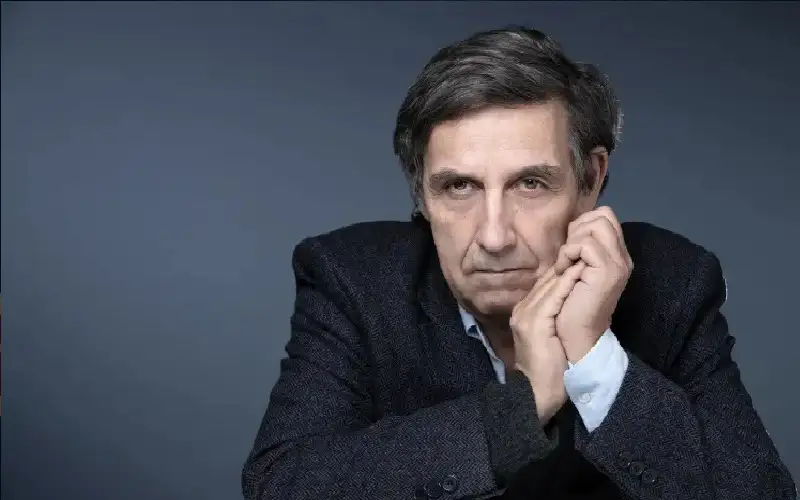 الفيلسوف إيمانويل تود الذي يتنبأ بهزيمة