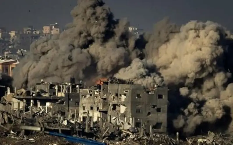 جيش الاحتلال يحرق المستشفى الإندونيسي شمالي