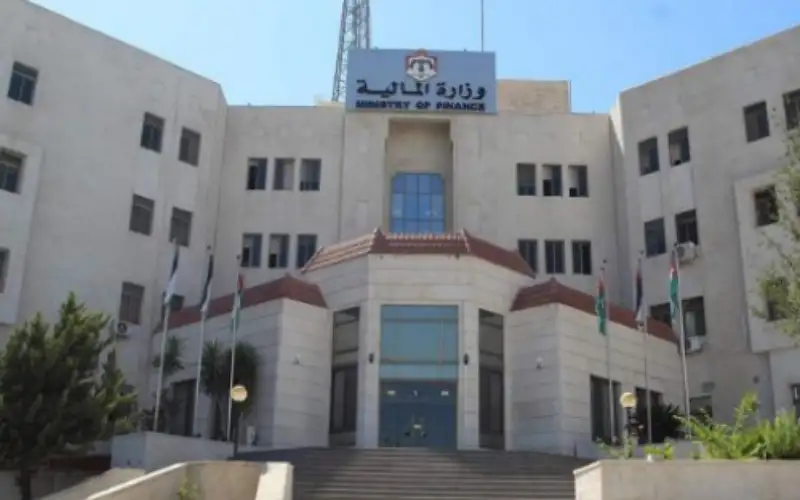 الحكومة تقرر إعفاء القضايا الجمركية من