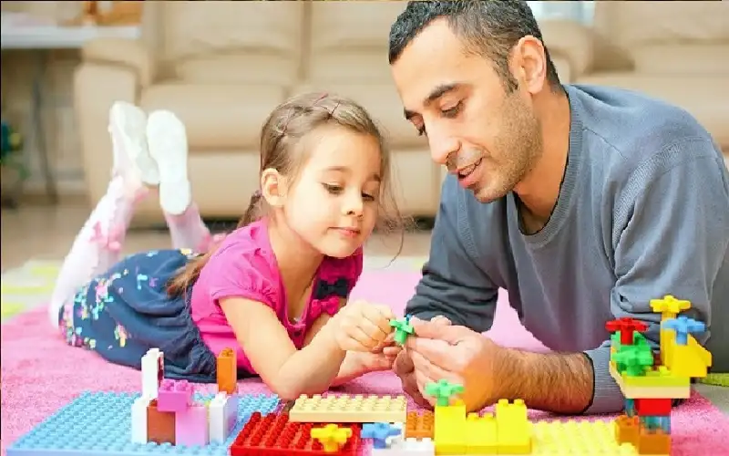طريقة الآباء في اللعب مع الطفل