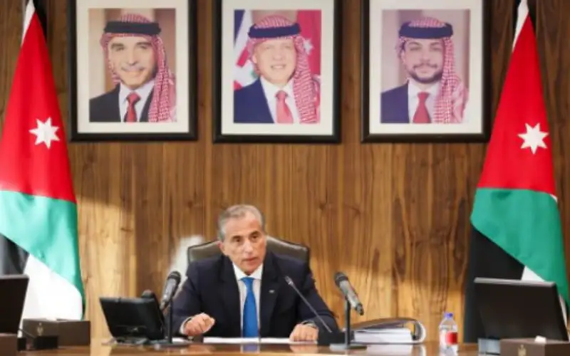 رئيس الوزراء يلتقي نقيب المحامين