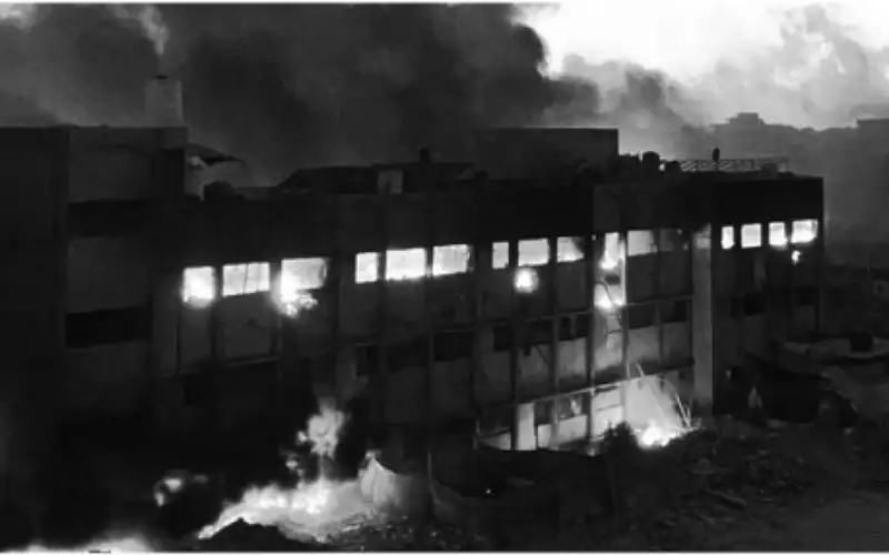 الاحتلال يقصف غزة بعنف ويسقط على