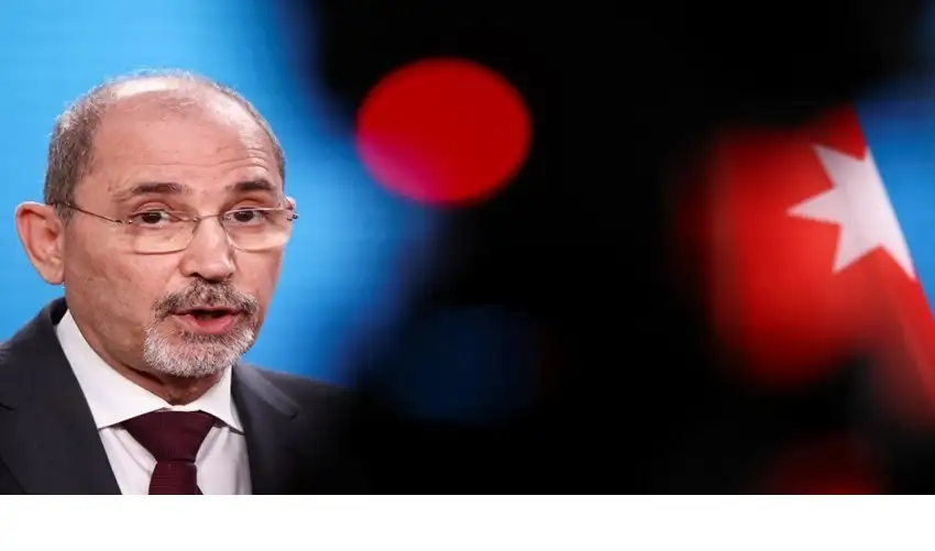 وزير الخارجية يلتقي نظيره الفرنسي