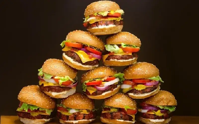 كيف تفشت البكتيريا في شطائر ماكدونالدز