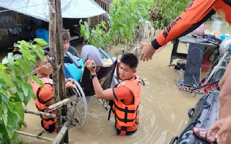 عاصفة استوائية تضرب الفلبين وتخلف 24