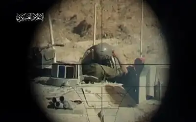 القسام يستهدف 3 آليات للاحتلال ويقنص