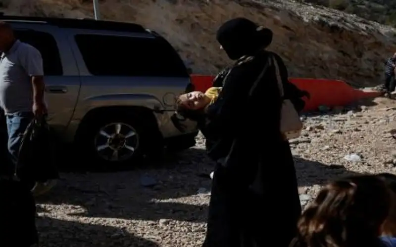 عبور أكثر من نصف مليون شخص