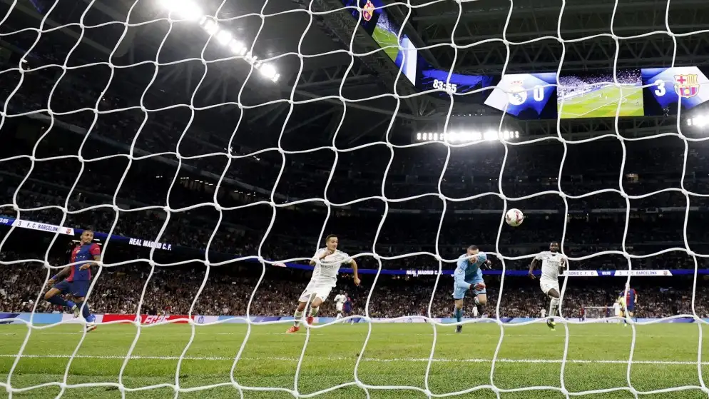 ثنائية ليفاندوفسكي تقود برشلونة للفوز 4-صفر