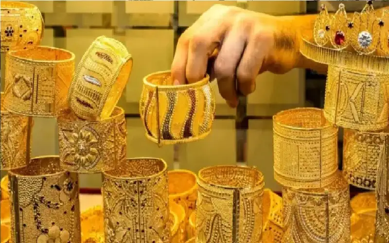 55.6 دينارا سعر الذهب عيار 21