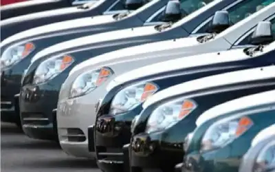 بعد التراخيص الوهمية .. مكاتب السيارات