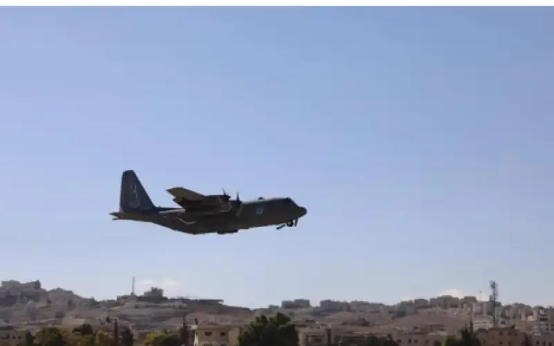 إجلاء 10 أردنيين من لبنان على