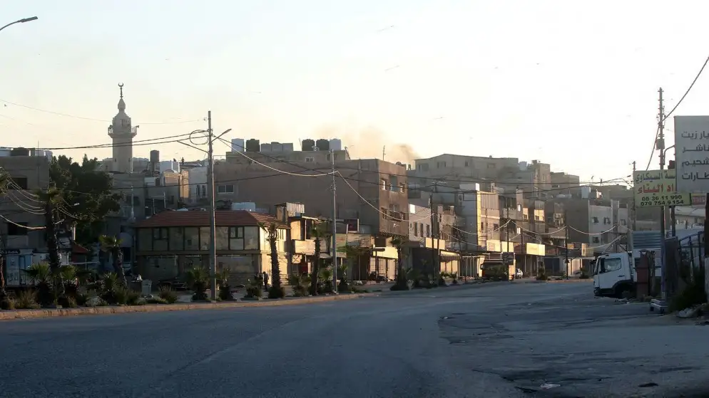 رئيس الوزراء يزور لواء الرصيفة ويتفقد