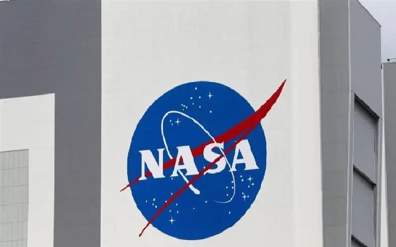 رائد فضاء من ناسا يغادر المستشفى