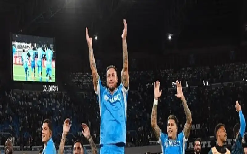 نابولي يختبر قوته أمام ميلان.. وإمبولي