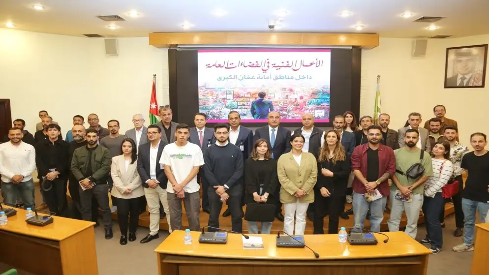 أمين عمان يلتقي عددا من الفنانين