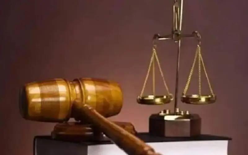 تهم أخلاقية وظهور بوضعيات مخلة.. سجن