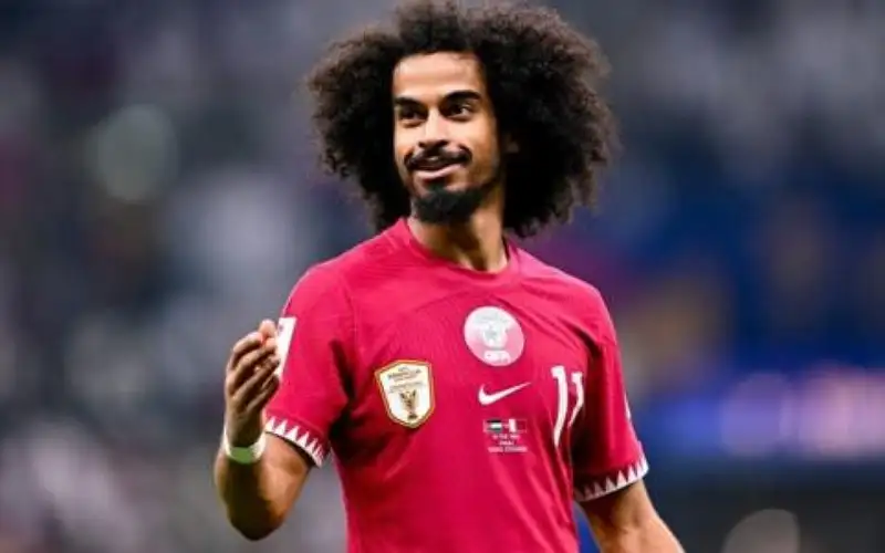 أكرم عفيف يفوز بجائزة أفضل لاعب