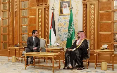 ولي العهد يلتقي الامير محمد بن