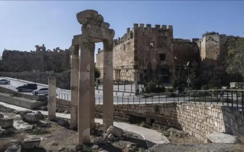 لبنان: تهديد الاحتلال بقصف بعلبك الأثرية