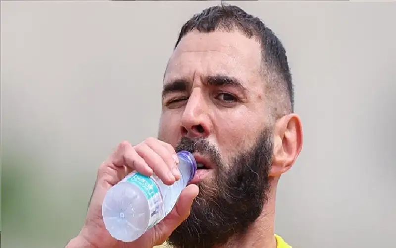 تعرف على فرص مشاركة كريم بنزيما