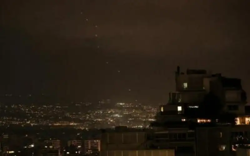 أكسيوس: إيران تستعد لمهاجمة إسرائيل من