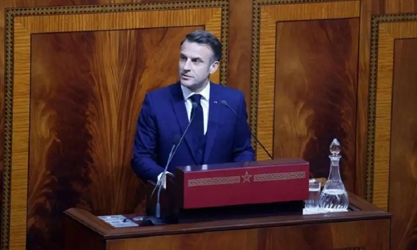 نفاق وتزييف وخطاب استعماري.. “إساءة” ماكرون