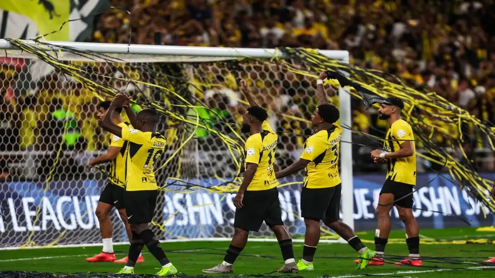 الدوري السعودي.. الاتحاد يضيق الخناق على