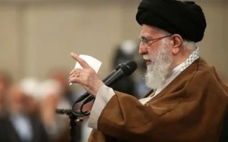 خامنئي إتخذ القرار بشأن الرد على