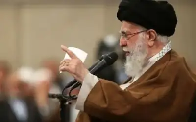 خامنئي إتخذ القرار بشأن الرد على
