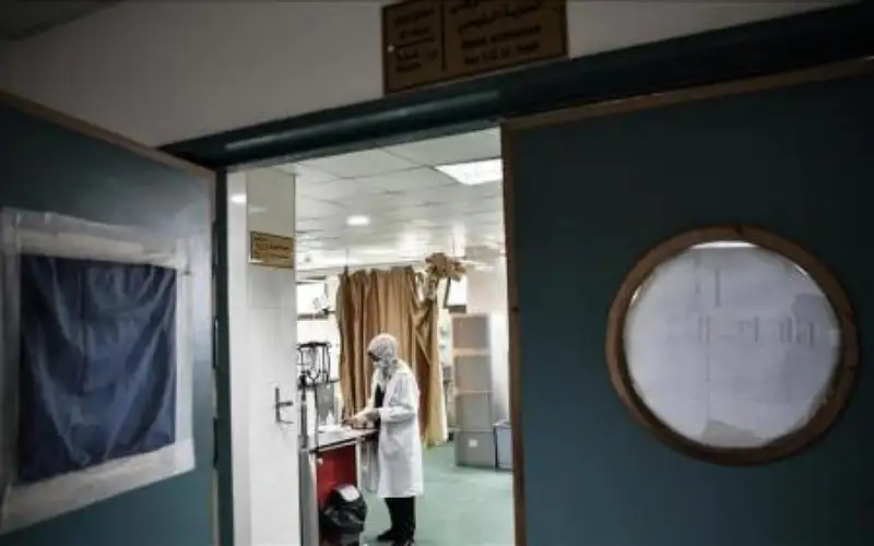 مدير مستشفى العودة: نعمل بجراح واحد