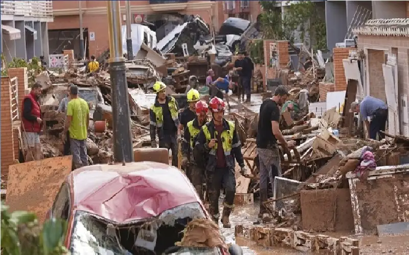 فيضانات وانهيارات أرضية تضرب النرويج