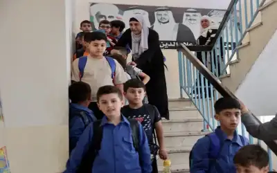 المدارس تبدأ تعديل دوامها لتستقبل الطلبة