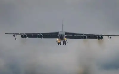 قاذفات بي-52 الأمريكية تصل إلى الشرق