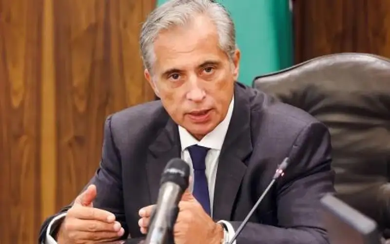 رئيس الوزراء يواصل لقاءاته مع النواب