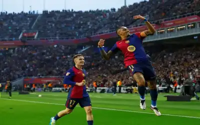 برشلونة يفوز 3-1 على إسبانيول ليعزز