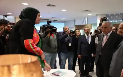 وزير الثقافة يفتتح المعرض التشكيلي لوحة