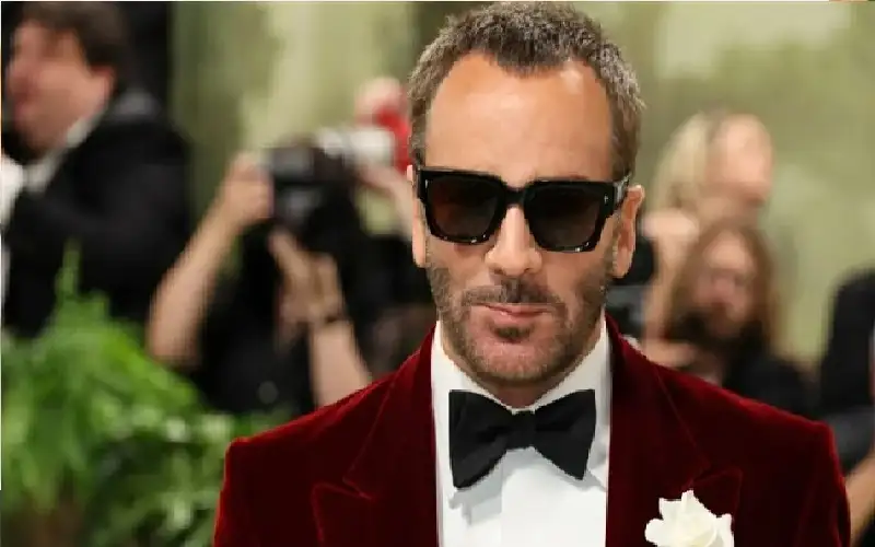 بـ104 ملايين دولار.. مصمم أزياء يبرم