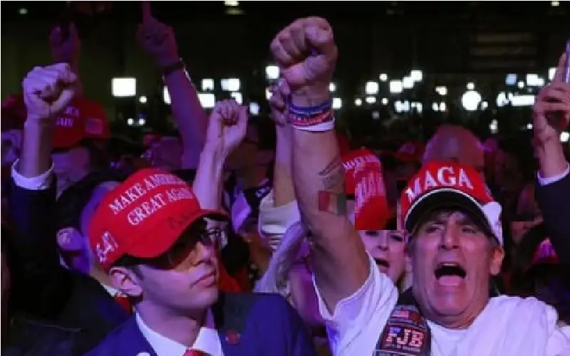 أنصار هاريس يغادرون ساحة جامعة هوارد