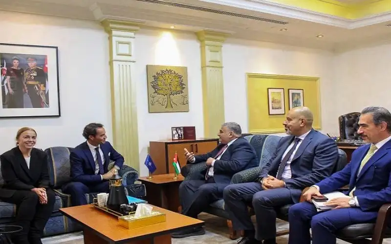 الأردن والناتو يبحثان سبل تعزيز التعاون
