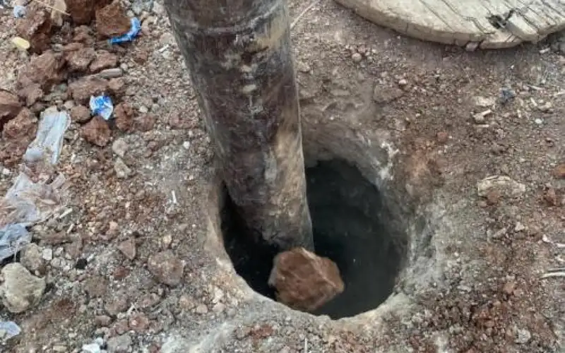 ضبط بئرين مخالفين وردمهما في الرمثا